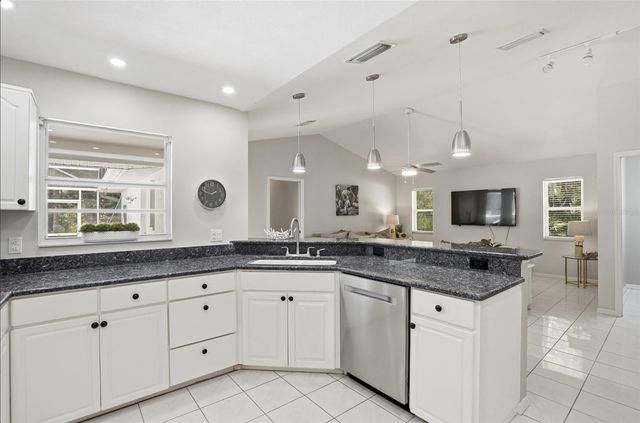 610 WOODVIEW WAY, Bradenton, FL 34212