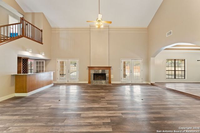 5421 Lockhill, San Antonio, TX 78240