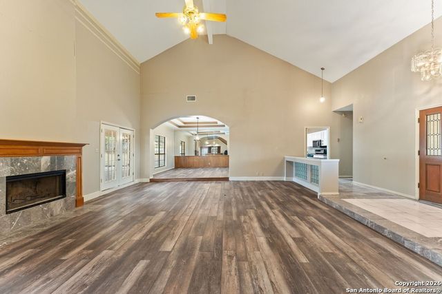 5421 Lockhill, San Antonio, TX 78240