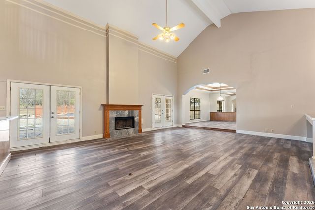 5421 Lockhill, San Antonio, TX 78240