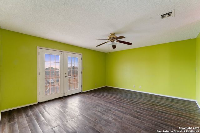 5421 Lockhill, San Antonio, TX 78240