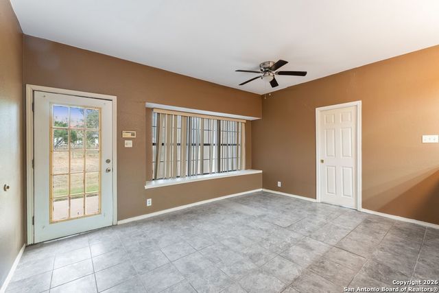 5421 Lockhill, San Antonio, TX 78240