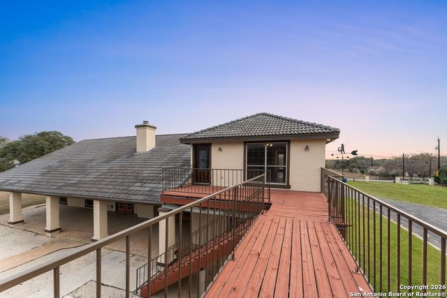 5421 Lockhill, San Antonio, TX 78240