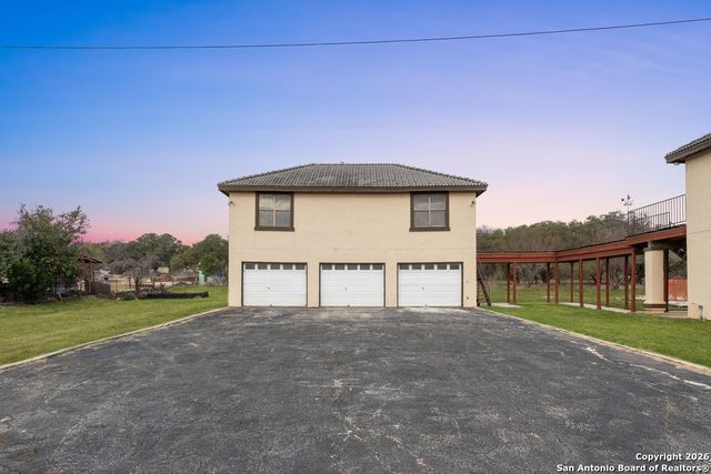 5421 Lockhill, San Antonio, TX 78240