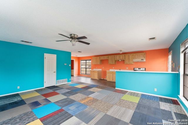 5421 Lockhill, San Antonio, TX 78240