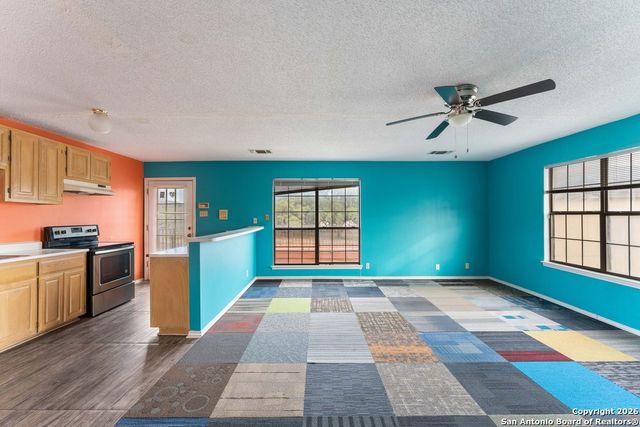 5421 Lockhill, San Antonio, TX 78240