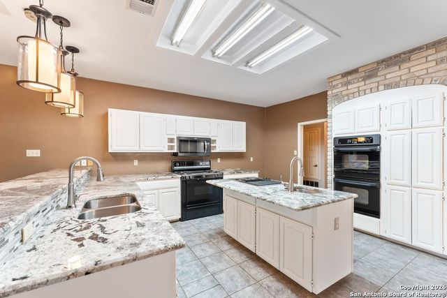 5421 Lockhill, San Antonio, TX 78240