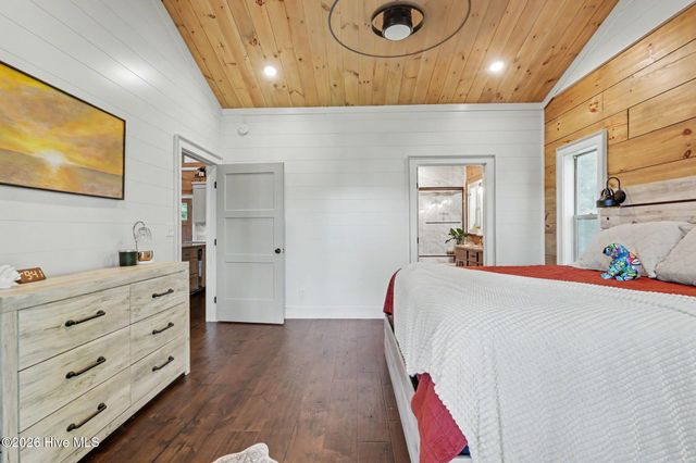 240 Pink Pig Lane, Cherry Log, GA 30522
