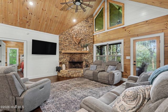 240 Pink Pig Lane, Cherry Log, GA 30522