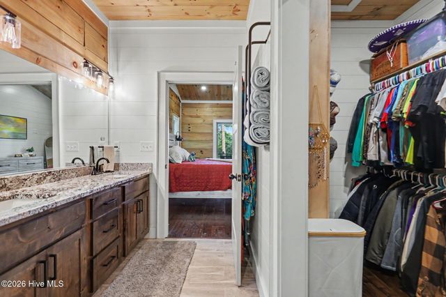 240 Pink Pig Lane, Cherry Log, GA 30522