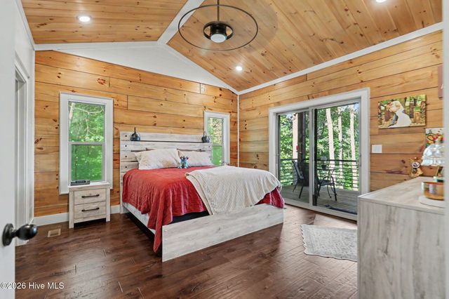 240 Pink Pig Lane, Cherry Log, GA 30522