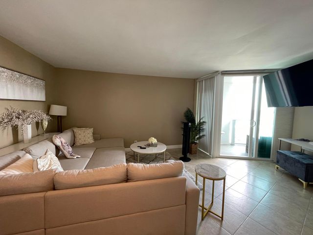 333 NE 21ST Avenue 1118, Deerfield Beach, FL 33441