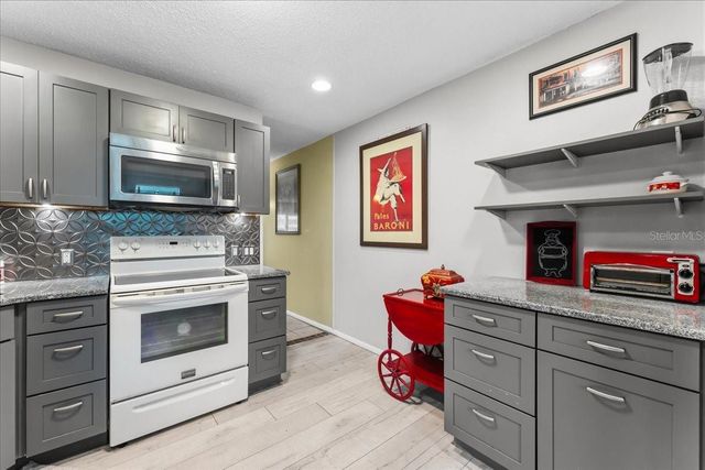 2457 ECUADORIAN WAY 27, Clearwater, FL 33763