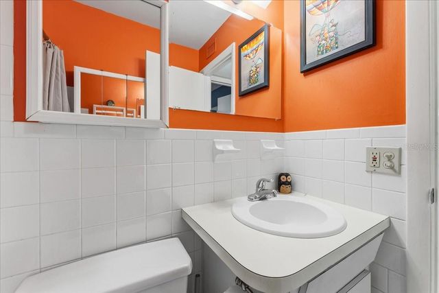 2457 ECUADORIAN WAY 27, Clearwater, FL 33763