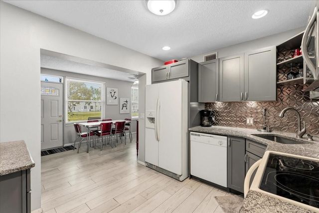 2457 ECUADORIAN WAY 27, Clearwater, FL 33763