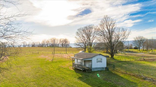 11414 Upper East Valley Road, Pikeville, TN 37367
