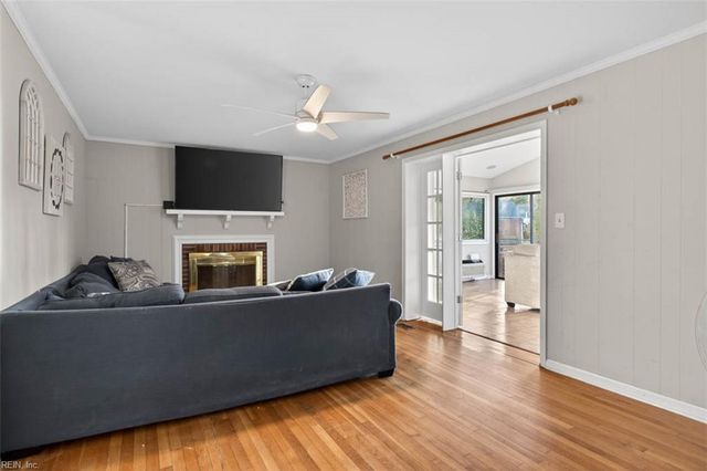 321 Beauregard Hts HTS, Hampton, VA 23669