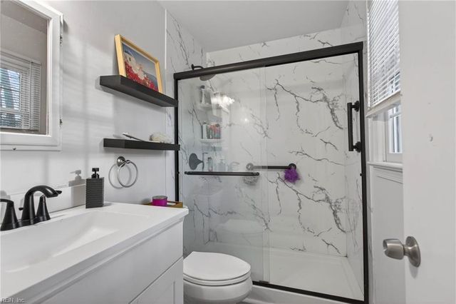 321 Beauregard Hts HTS, Hampton, VA 23669