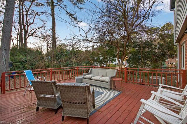 321 Beauregard Hts HTS, Hampton, VA 23669