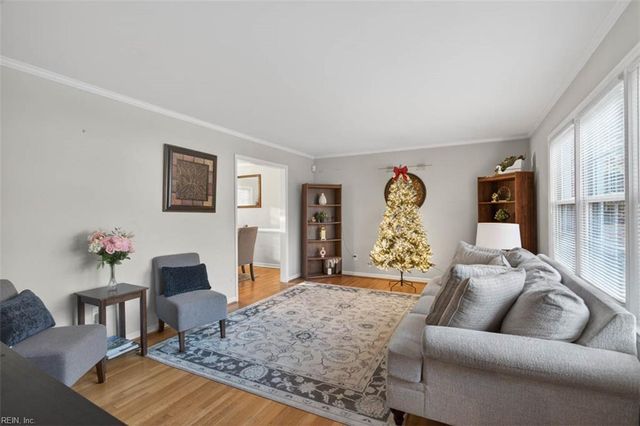 321 Beauregard Hts HTS, Hampton, VA 23669