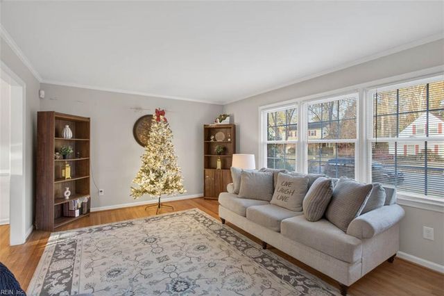 321 Beauregard Hts HTS, Hampton, VA 23669