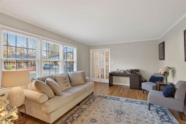 321 Beauregard Hts HTS, Hampton, VA 23669