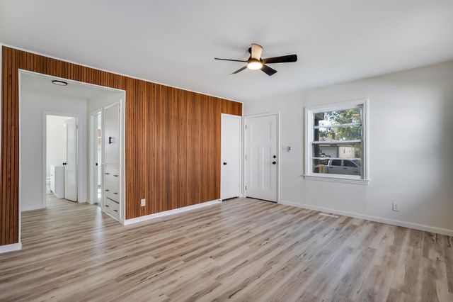 622 Sylvan Ln, Wichita, KS 67218