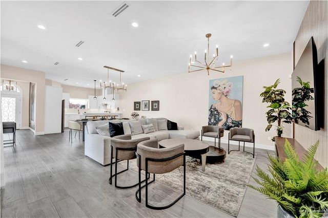 1209 E Agusta Avenue, Mcallen, TX 78503