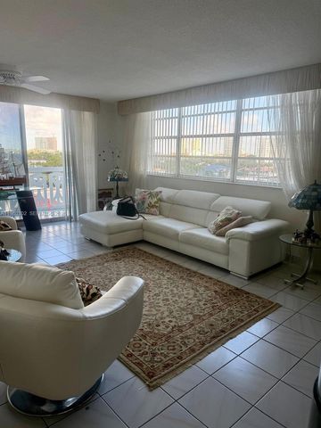 3113 S Ocean Dr 701, Hallandale Beach, FL 33009
