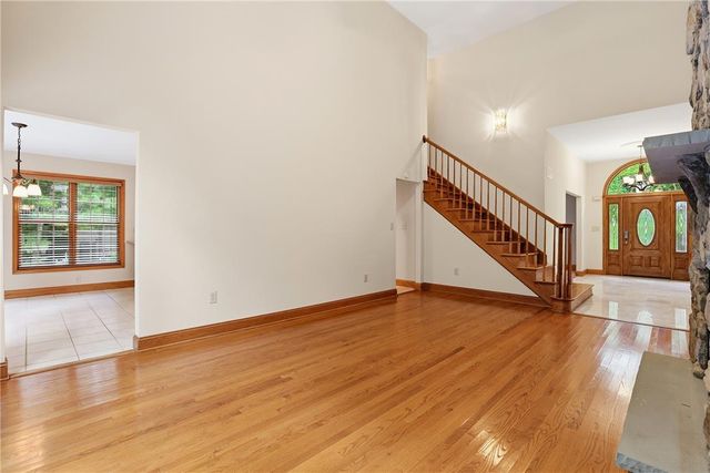 608 Washington XING, Smithfield Twp, PA 18301