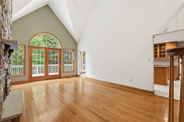 608 Washington XING, Smithfield Twp, PA 18301