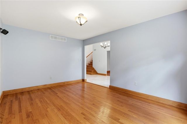 608 Washington XING, Smithfield Twp, PA 18301