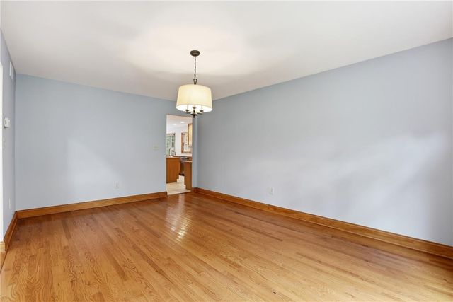 608 Washington XING, Smithfield Twp, PA 18301
