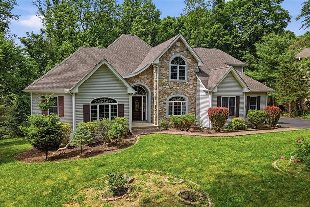 608 Washington XING, Smithfield Twp, PA 18301