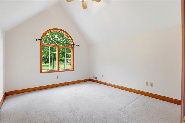 608 Washington XING, Smithfield Twp, PA 18301