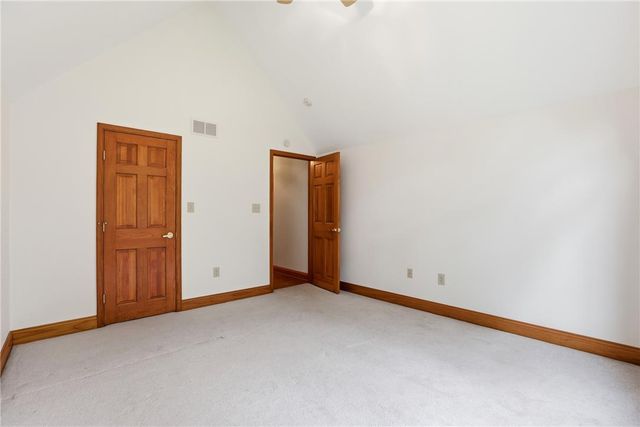 608 Washington XING, Smithfield Twp, PA 18301