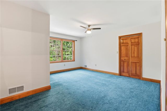 608 Washington XING, Smithfield Twp, PA 18301