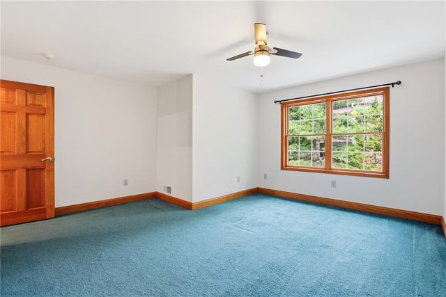 608 Washington XING, Smithfield Twp, PA 18301