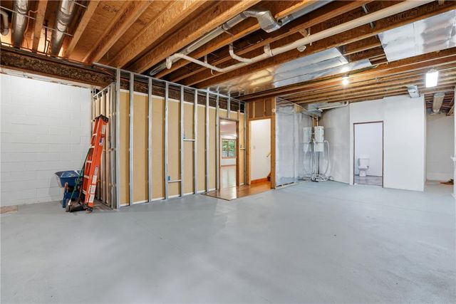 608 Washington XING, Smithfield Twp, PA 18301