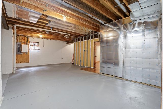 608 Washington XING, Smithfield Twp, PA 18301