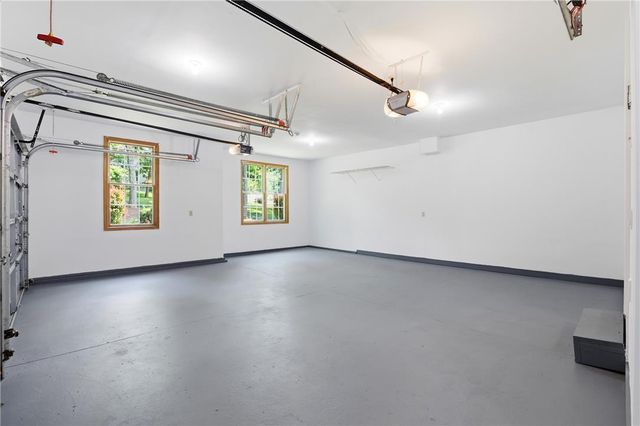 608 Washington XING, Smithfield Twp, PA 18301