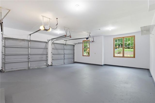 608 Washington XING, Smithfield Twp, PA 18301