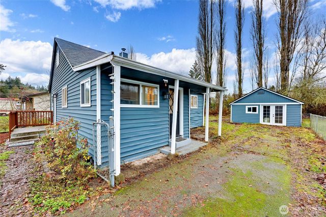 1513 NE Echo Drive, Bremerton, WA 98311