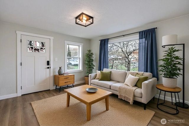 1513 NE Echo Drive, Bremerton, WA 98311