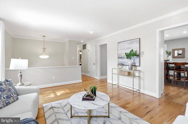 202 GLEN AVE SW, Vienna, VA 22180