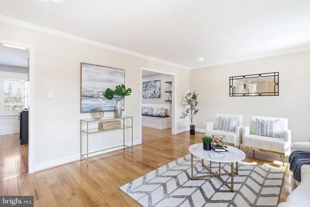 202 GLEN AVE SW, Vienna, VA 22180