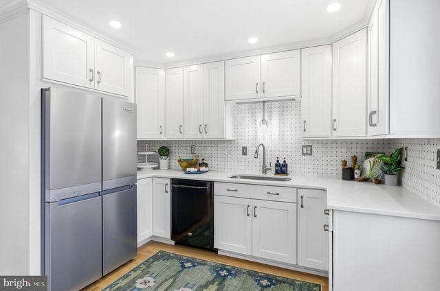 202 GLEN AVE SW, Vienna, VA 22180