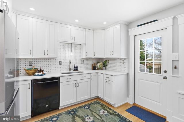 202 GLEN AVE SW, Vienna, VA 22180