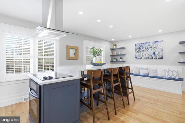 202 GLEN AVE SW, Vienna, VA 22180