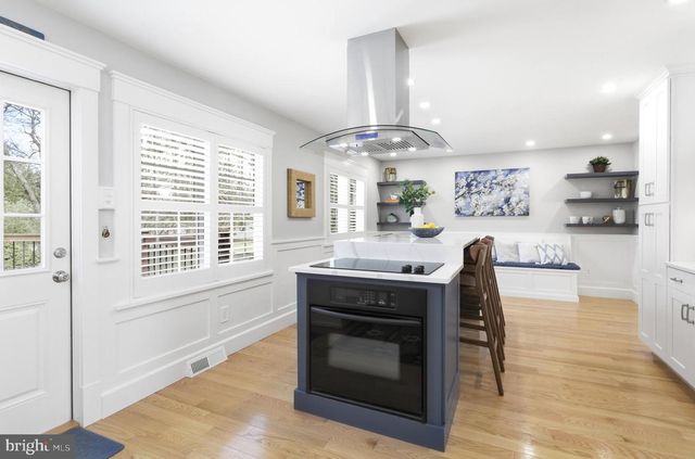 202 GLEN AVE SW, Vienna, VA 22180